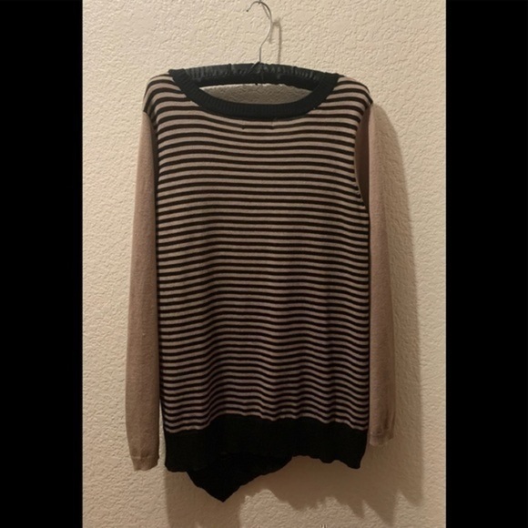 Liz Claiborne sweater tan & black - Picture 8 of 9